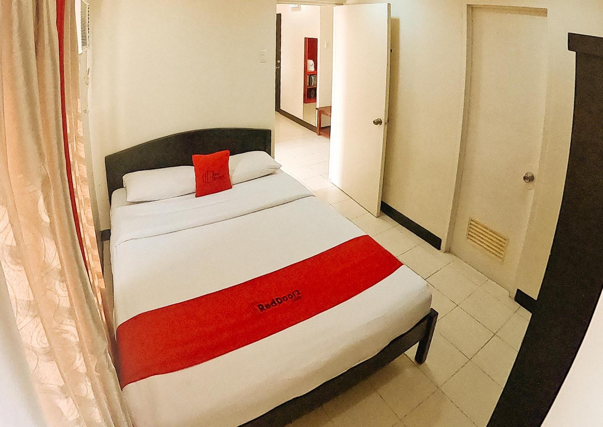 Reddoorz Plus @ Mabolo Cebu Pokoj fotografie